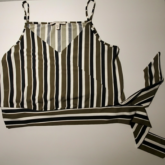 Express One Eleven Top - Picture 1 of 1
